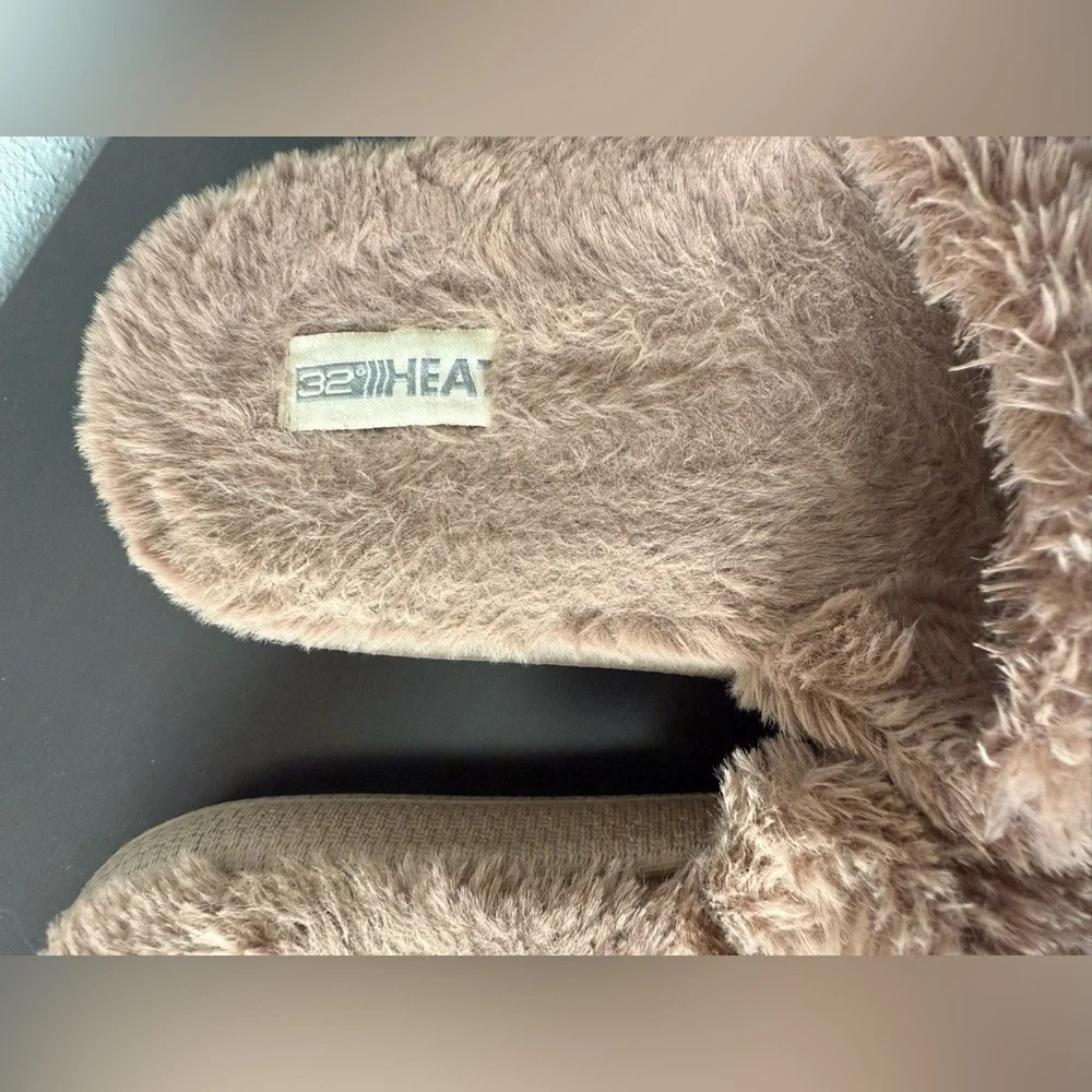32 Degrees Men's Fuzzy Tan Slippers